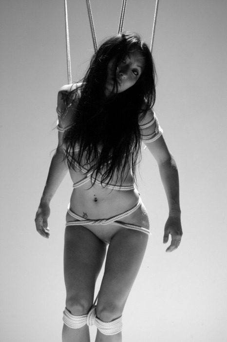 Oooo, I love this so much. Thank you, Ginger Belle! This is gorgeous rope bondage, and it really doe