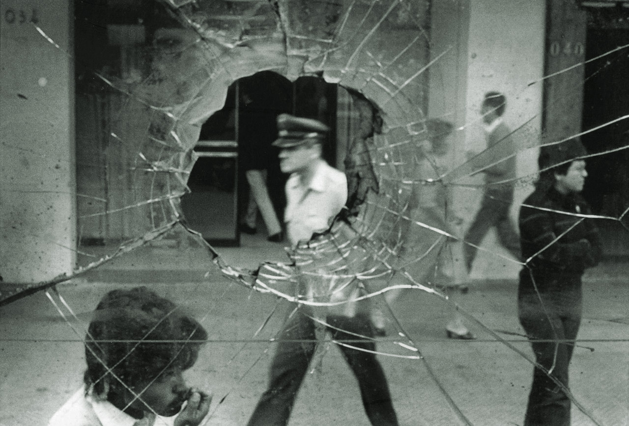 La ciudad de los fotógrafos the story of photographers in Chile under the reign