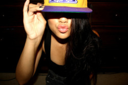 pitabitesx3:  Swaggg ;D Snap Back ;] 
