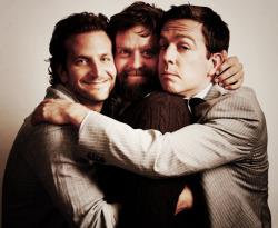 spillingsecrets:  meowchan:  Bradley Cooper, Zach Galifianakis &amp; Ed Helms  zach’s face omg 