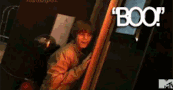 purpleninjaaswag:  Justin: “Boo!” Selena: “omg, Justin!” ♥ 