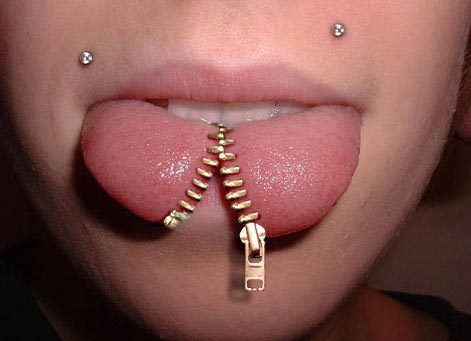 tumbleonardy:  Vou chegar em casa todo tatuado, cheio de piercings e com uma garrafa de Vodka na mão. E aí mãe, vai querer reclamar do computador agora? 