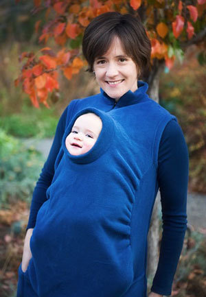 brofancy:  popipocky:  pilts:  nakedrussia:  daisiespastapizza:  wickedclothes:  The Snuggie: now for putting your kids in to a prison-like cage.  (And make you look preggers again.)  Someone put Arthur and Alfred in this picture!  what?   ^^^ Reblogging