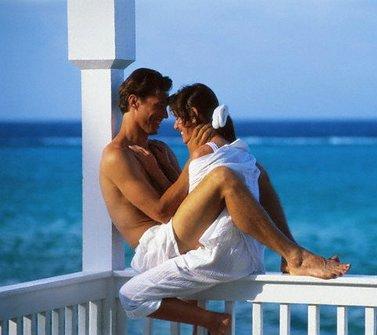 simpleslouco-blog-blog:  Ele: Qual o seu maior sonho? Ela: Ser feliz. E o seu? Ele: Fazer você feliz!                                - Just Angel 