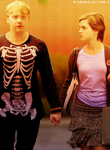 accioloveronhermione:  rupelover:  mionewazlib:  Hurrhurrhurr~ 8D Rupert: Original.Emma: Original.  Are you trying to kill me with those amazing manips of R/E?! I think so.  Oh. Merlin. Sweet…  