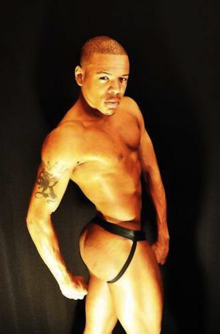 blkmilk:  U_KNO_CHEEKS <——-I see you looking at my cheeks #FF