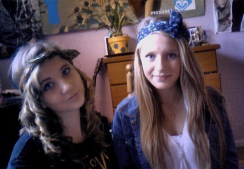 tanswag:  jemapelle-lara:  Myself & Sacha :)  http://tanswag.tumblr.com 