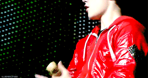 selena-bitchgomez:  To indo dlç 