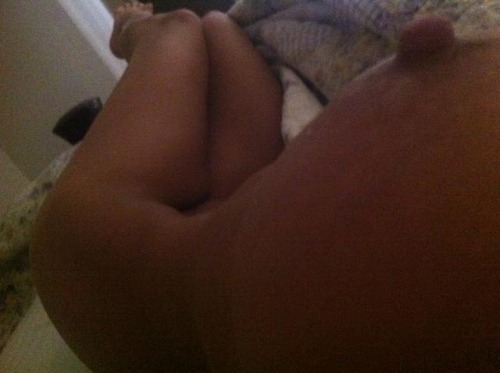 @rileysteele best pic u ever posted. Ur body is so sexy. Ur body is a wonderland. I would love 2 explore it.@rileysteele