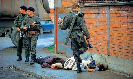 sarplaninka:firstfloormetaphor:Ron Haviv, Bosnia, 1992The shot that nearly killed me: War photograph
