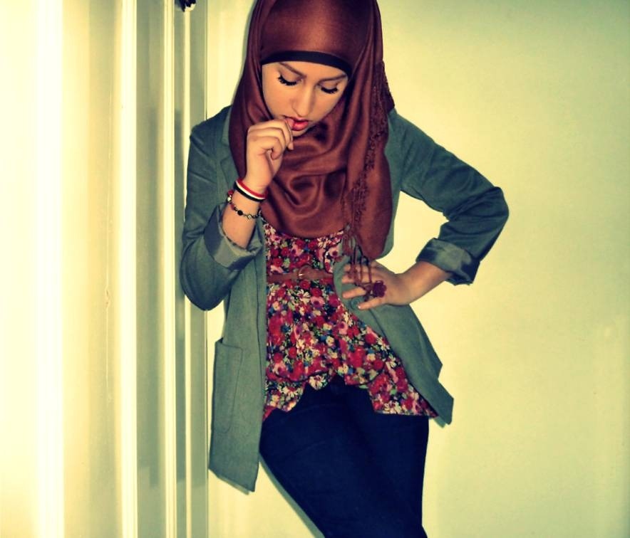 her scarf style is fab &lt;3