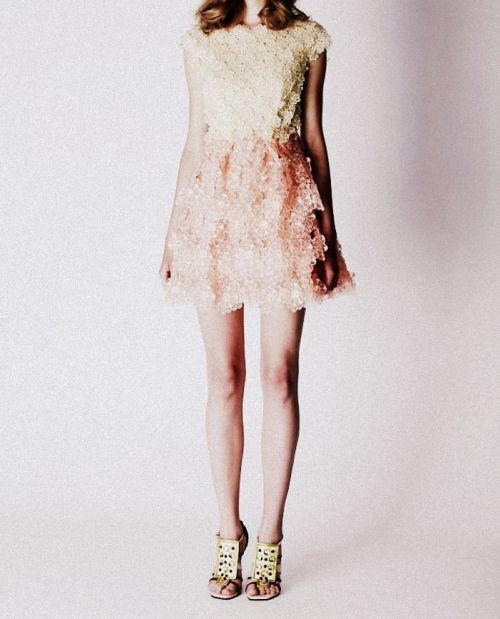 XXX la-petite-cherie:  Marc Jacobs Resort 2011.  photo