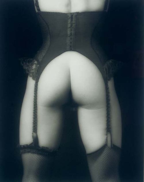 maliciousglamour:  Lisa Lyon, 1981Photographer: Robert Mapplethorpe  (via hoodoothatvoodoo) 
