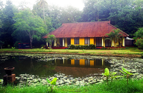 yindia:Kerala bunglow in Taj Kumarakom by WorldofArun on Flickr.