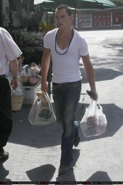 King Henry buying groceries! 