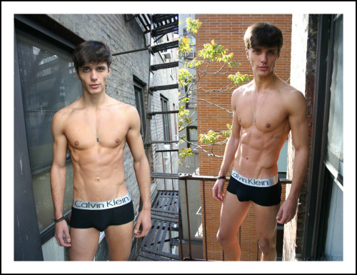 Model : Douglas Venhold