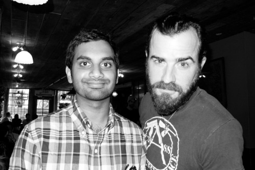 terrysdiary:  Aziz Ansari and Justin Theroux at The Smile.  I would like to see these boyz FUCK