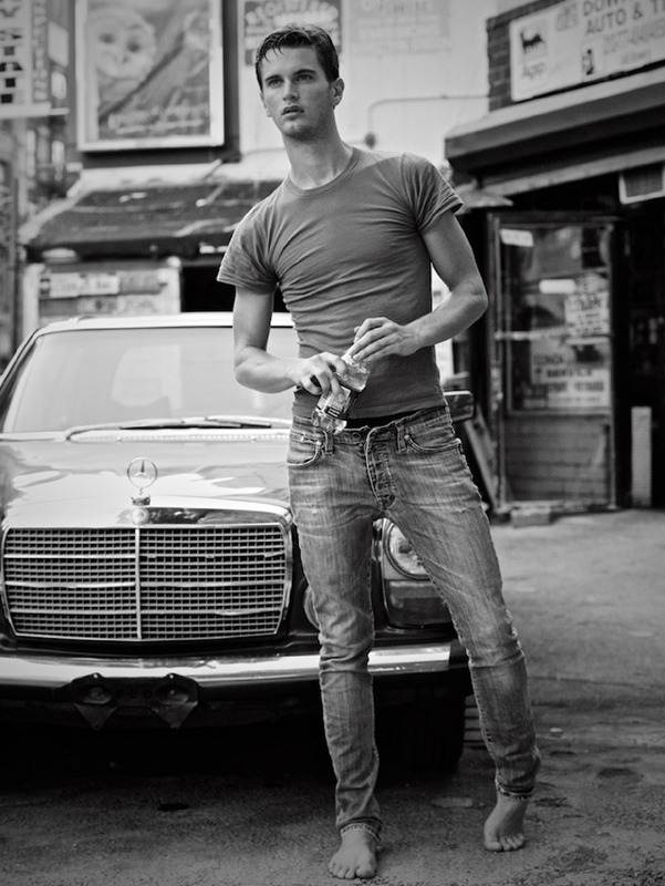 shirtlifting:    Lars Kier  