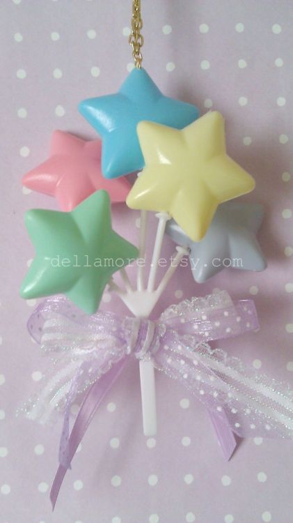 pastelsprinkles: xodellamore: O 3O star balloons! want