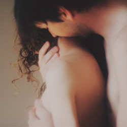 teasingjezebelle:  dociledarling:  love this. if you touch, kiss or even so much as breathe on my neck I get weak in the knees  &lt;3 