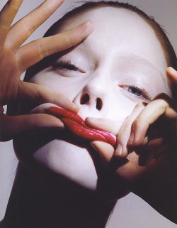 Misscheriedior:  Coco Rocha Shot By Mario Testino For V 