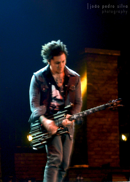 maybedreaming:  Synyster Gates Campo Pequeno, Lisbon (Portugal) - 23 July 2011 picture by João Pedro Silva 