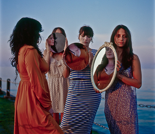 White Mirror (April 2011)