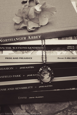 misledghost:  “The person, be it gentleman or lady, who has not pleasure in a good novel, must be intolerably stupid.” ~ Jane Austen, Northanger Abbey 