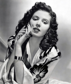 Anantoinetteaffair:  Ann Miller. 