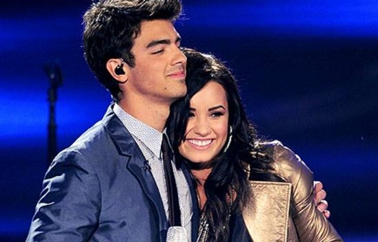  Demi: Qual foi o maior erro que você já cometeu?  Joe: Demorar tanto tempo para