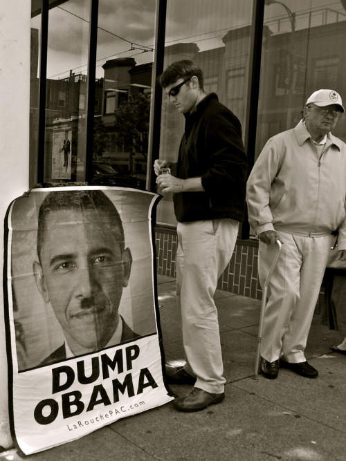 resurrectedrule: lipstick-feminists: Photo: Sign reads “Dump Obama” with a photoshopped 