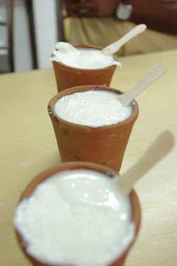  &hellip;..DIREI INVECE CHE SI TRATTA DI &ldquo;CUM-FOOD&rdquo; (ndr. crema di sborra) !!!!! ahahahahahah  indian-food:  Lassi 