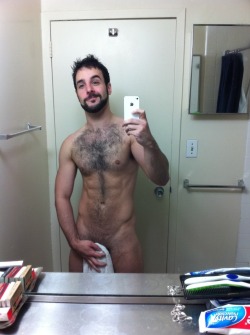 sexmesogood:  (via Guys with iPhones) 