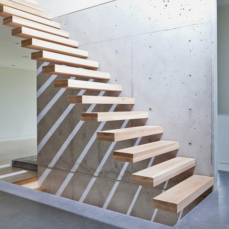 wildandwolf:  interior—exterior:  brosoup:  floating steps, that’s sick. my friend has stairs like this going up into her bedroom and I swear I feel like I’m going to die every time I walk up them  i cannot do stairs, seriously i would die walking