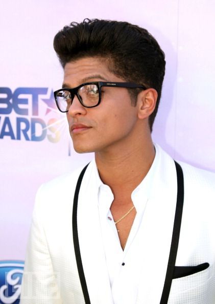 BRUNO MARS BET AWARDS 2011 porn pictures