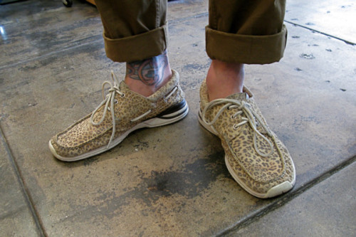 confessionsofatrueaddict:elgallitonegro:WDYWT/Union Staff: Ryno is wearing Visvim Hockney FOLK Safar