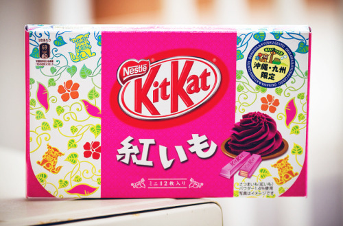 ohmyasian:  1983. Sweet Potato Kit-Kat. Must be delicious… even the box is so PRETTY! OH… not red be