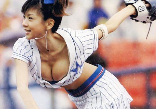 strongangels: Aki Hoshino is my favourite (fantasy) baseball player ever.