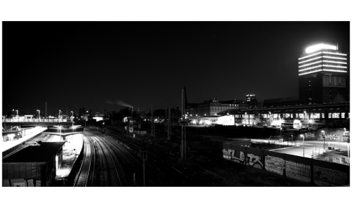 urban legend.from the oberbaum bridge between treptow, friedrichshain and kreuzberg by night. looking in westward direction.long exposure. image from raw.view from eastward direction http://ill23.deviantart.com/art/berlin-59284177