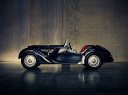 deleteyourself:  1928 BMW 328 (Link) 