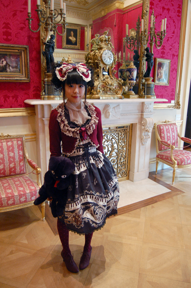 harajuju:  herajika:  I wore Alice and the Pirates’ Dance of the Black Cats to