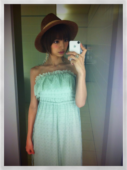 phorbidden:  Twitter / @mariko_dayo 篠田麻里子 今からＰＯＮ( *｀ω´)