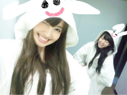 akbwota:  Probably my favorite photo of Kojiharu… Her smile makes me smile and I feel like a 