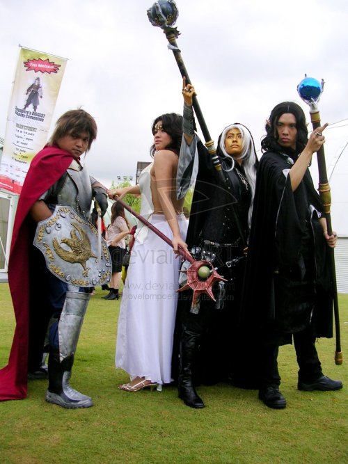 Caramon, Crysania, Raistlin, and Dalamar cosplay