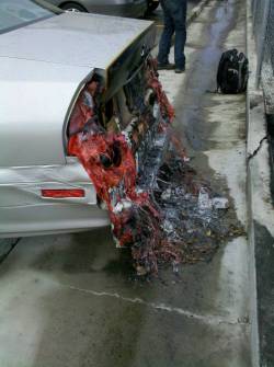 epic4chan:  geek feed:  Back of car after