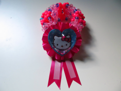 Cellularstrawberry:  Attached Hello Kitty Ribbon 