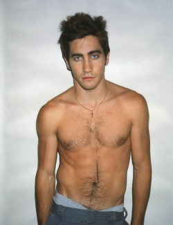 Jake Gyllenhaal is so sexy omg.