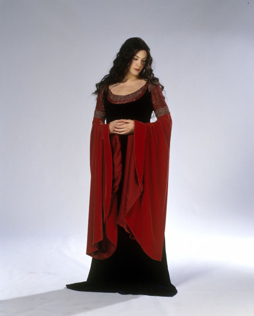 fuckyeahlotrcast:Liv Tyler screen testing one of Arwen’s costumes