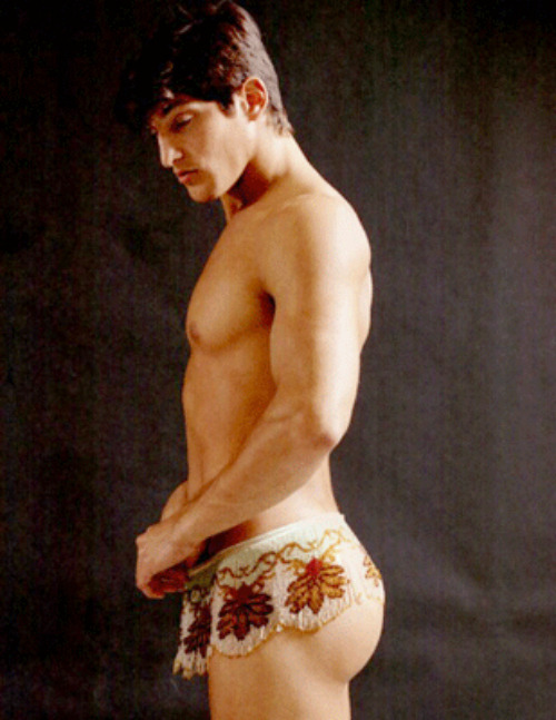forprancyboys:  Tony Ward is ass-tastic  ♥