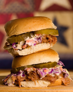 Lovelylovelyfood:  Mini Pulled Pork Burgers With Blue Cheese Slaw And Pickles  